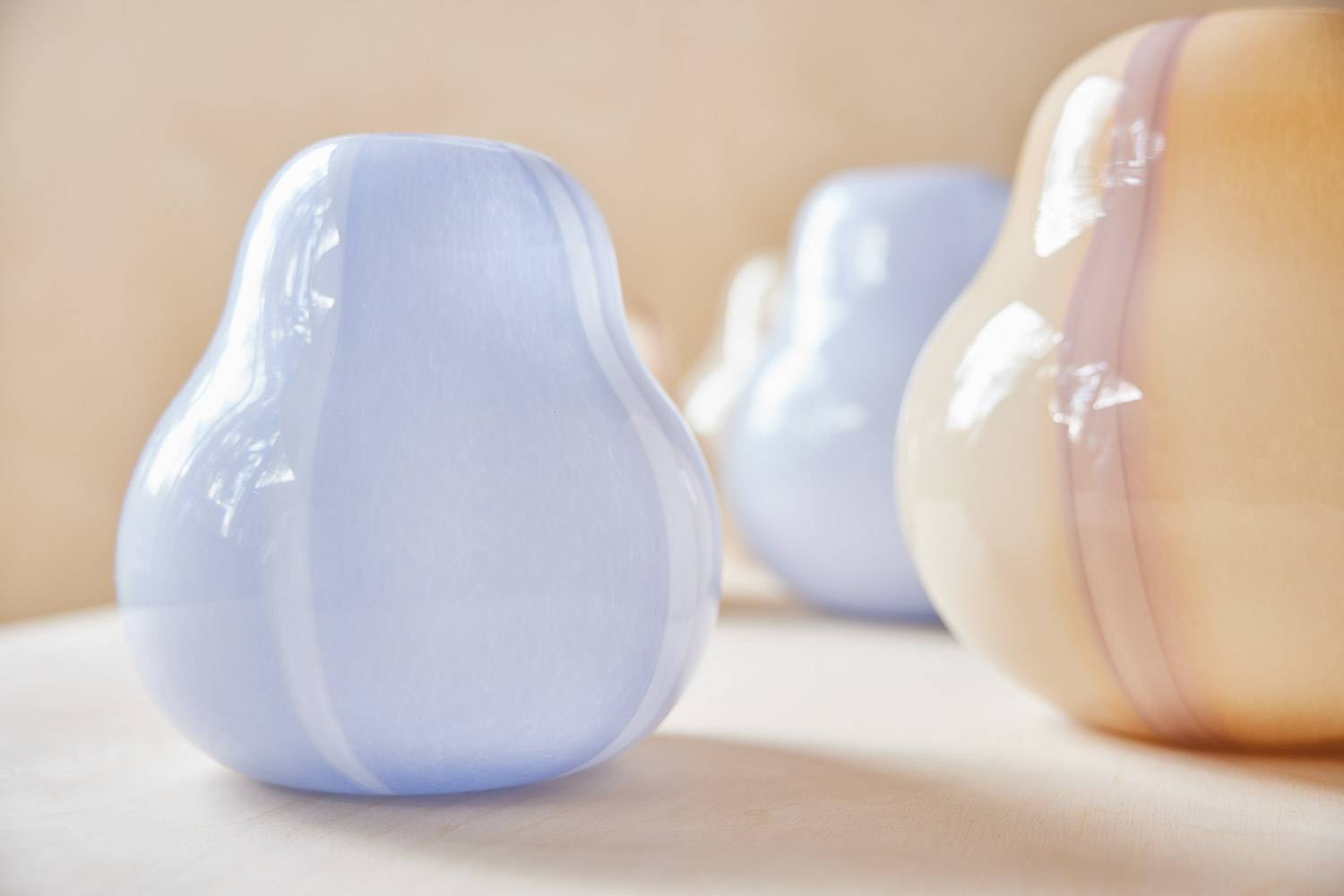 Vase bleu clair verre Living - Image 2