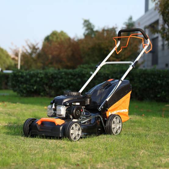 Tondeuse thermique autotractée 149cc 46cm 1500m² Yard Force GM A46ES - Image 3