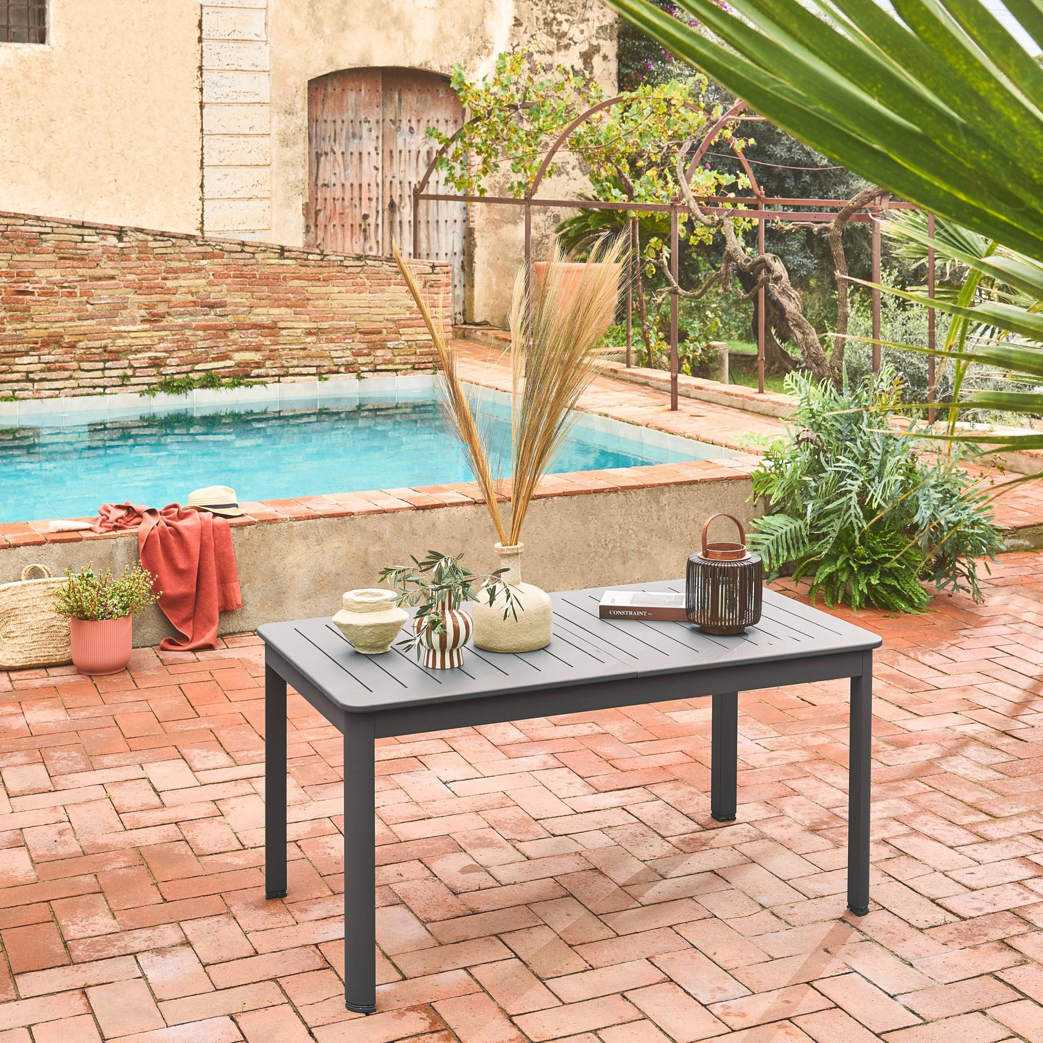 sweeek - Table de jardin anthracite SEATTLE extensible aluminium. 6 places. 155 / 218.5 x 89 x 75 cm | sweeek - Image 7