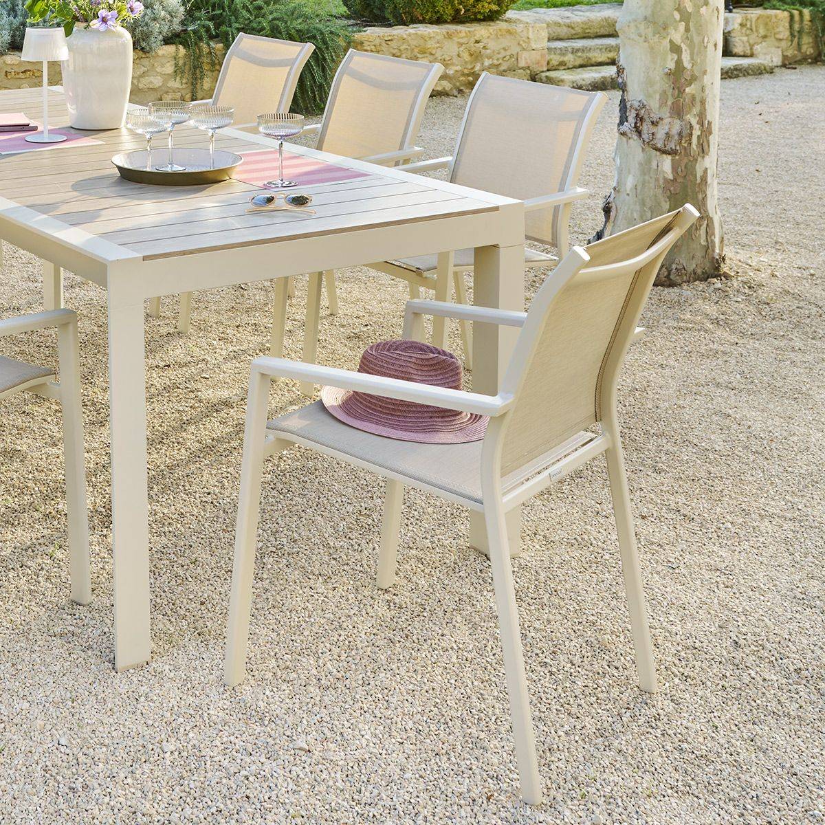 Hesperide - Fauteuil de jardin empilable "Essentia" lin & argile en aluminium traité en epoxy Hespéride - Image 4