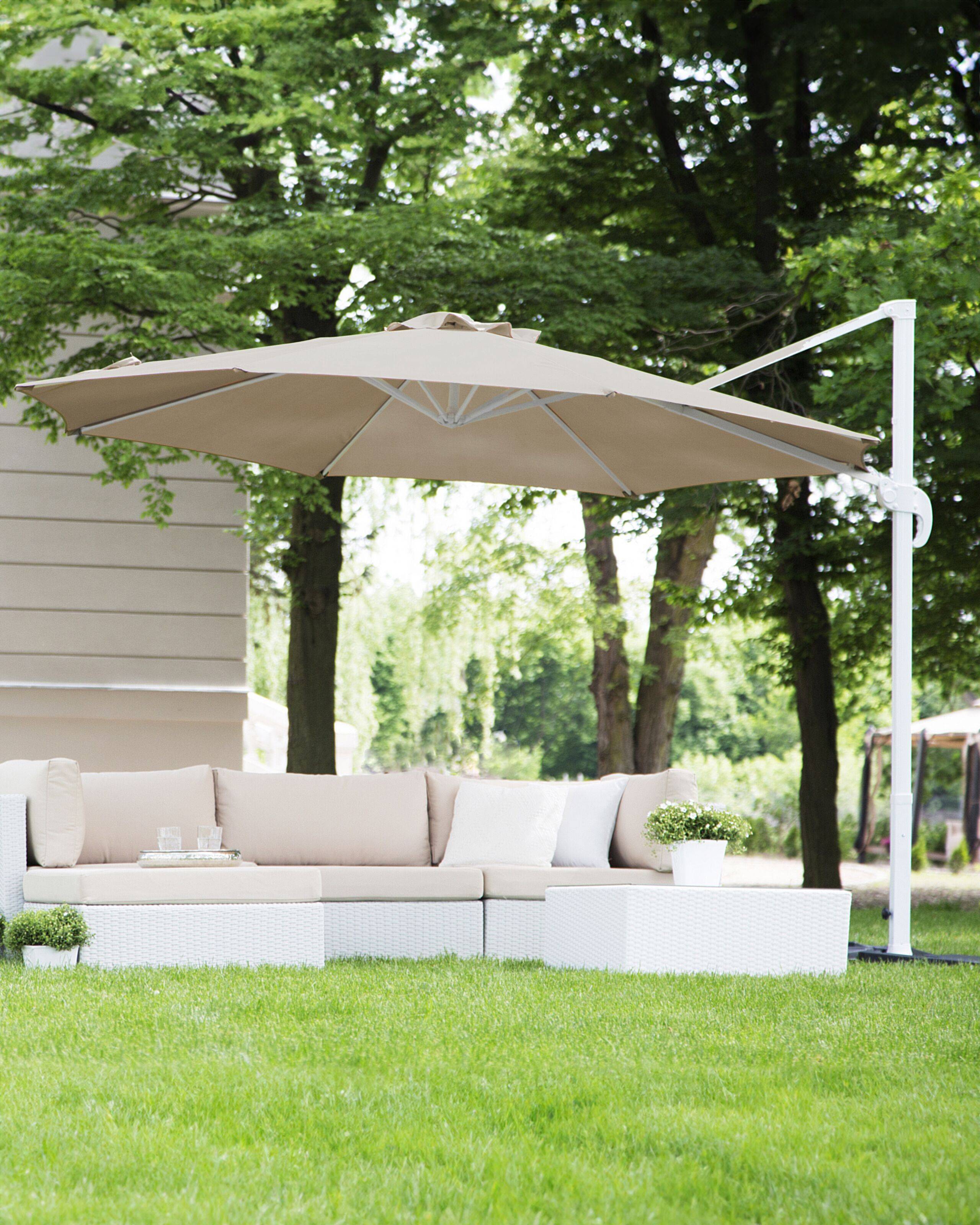 Beliani - Parasol déporté Tissu Beige foncé SAVONA - Beliani - Imagen 1
