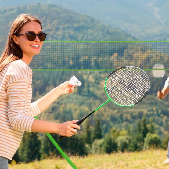 Set de Badminton complet avec filet 295 x 38 x 154 cm, raquettes, volants et étui de rangement PLAY4FUN - Image 2