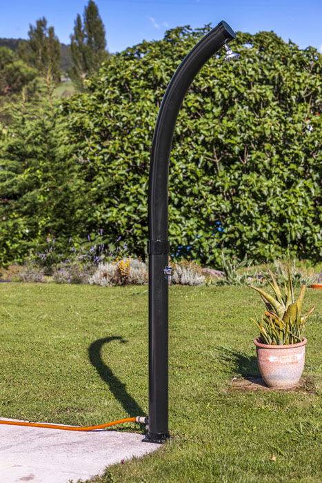 Gre Pools - Douche solaire courbée d'extérieur en PVC noir - 22 l - robinet réglable Gre Pools - Imagen 3