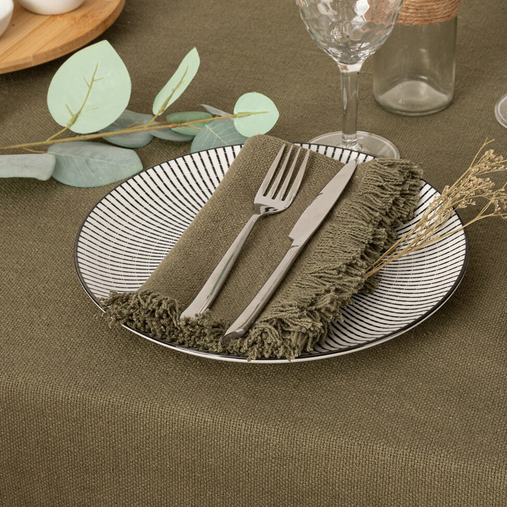 Atmosphera - Lot de 2 serviettes de table "Maha" vert kaki 40x40cm - Atmosphera Créateur d'intérieur - Imagen 4