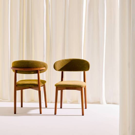 sweeek - Lot de 2 chaises bois d'hévéa noyer et tissu chenille moutarde - Paola | sweeek - Image 3