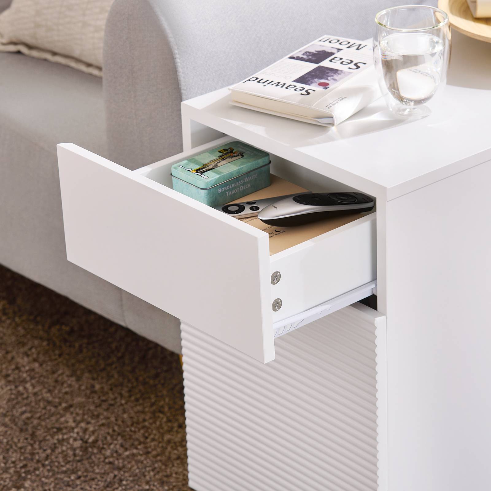 Table d'appoint et bout de canapé avec tiroir et porte, rangement pour salon et bureau, blanc, 70 x 35 x 60 cm, FBT135-W - Image 4