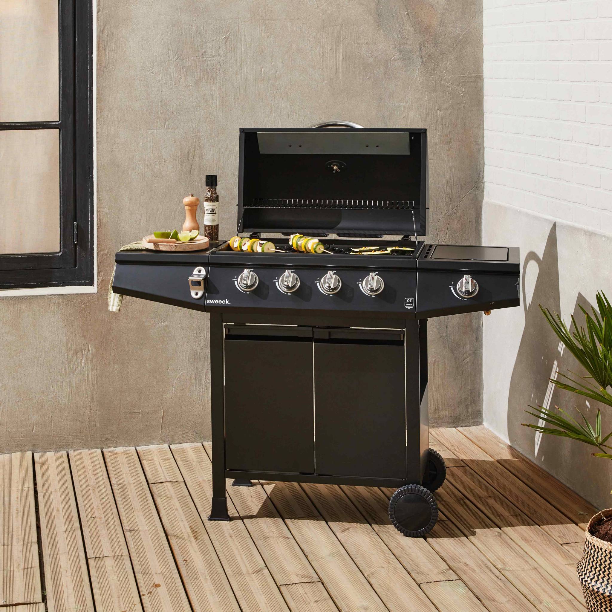 sweeek - Barbecue gaz - Treville - Barbecue 4 brûleurs + 1 feu latéral noir. avec thermomètre | sweeek - Image 6