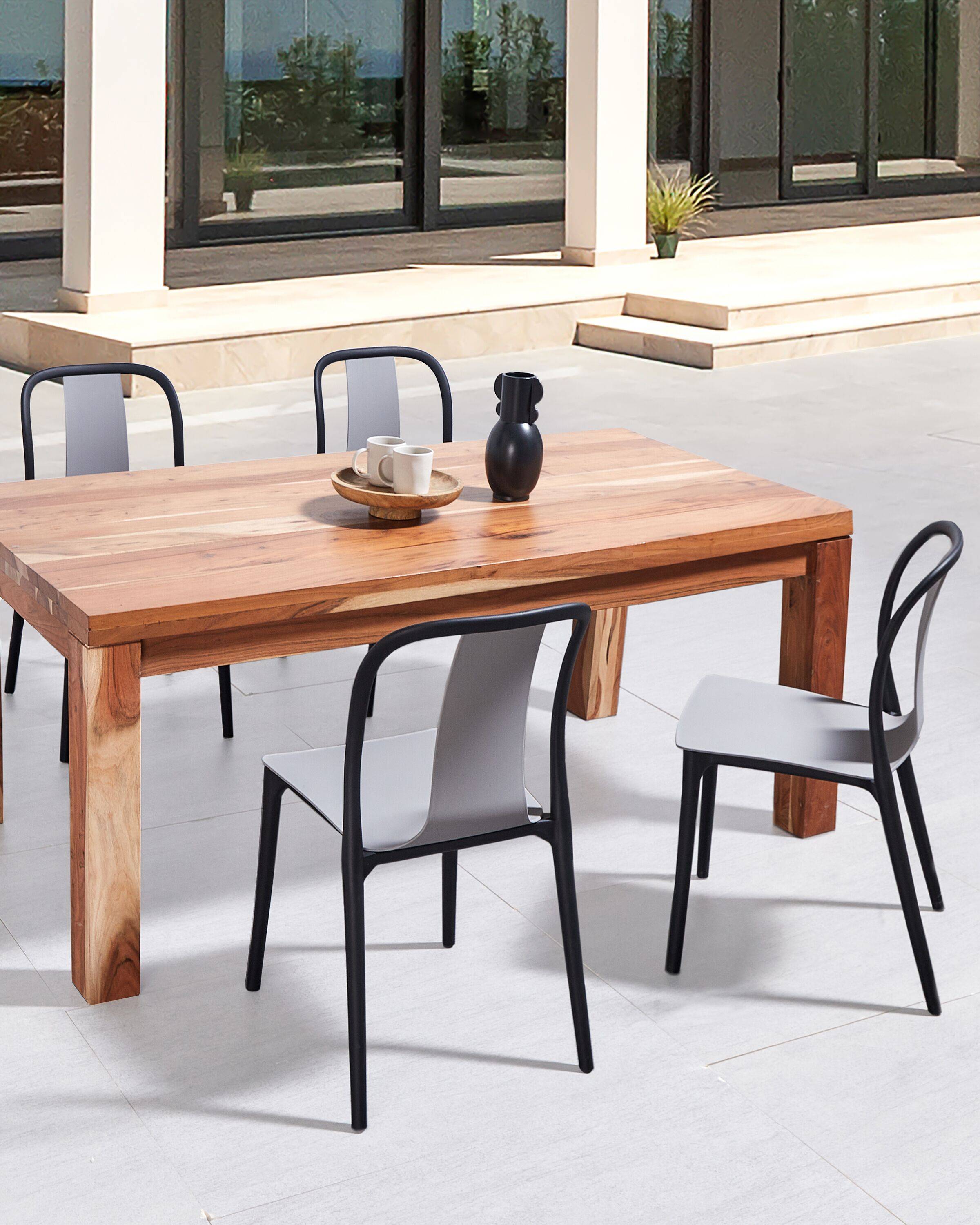 Beliani - Lot de 4 Chaises de Jardin en Plastique Gris et Noir Intérieur Extérieur Style Moderne - Imagen 2