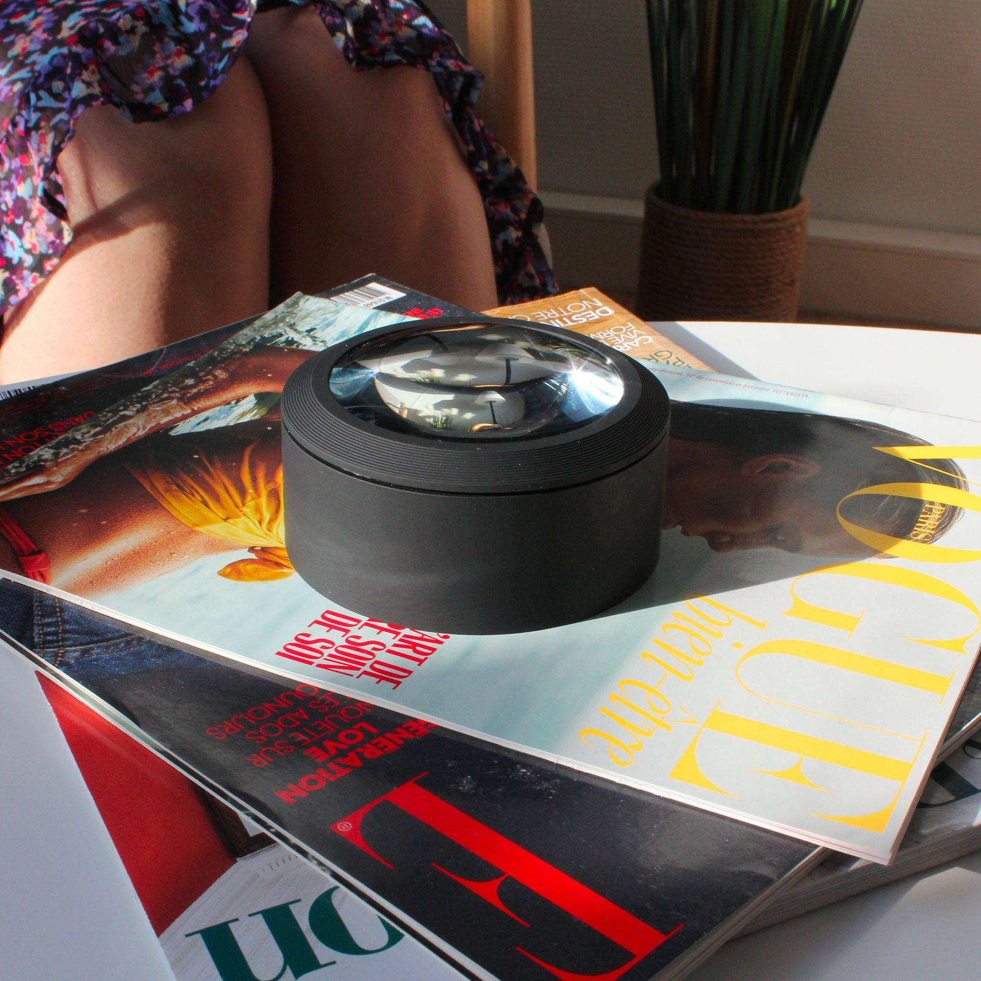 Loupe de lecture X5 FISHTEC Rétroéclairée 3 LED Compacte avec housse - Image 8