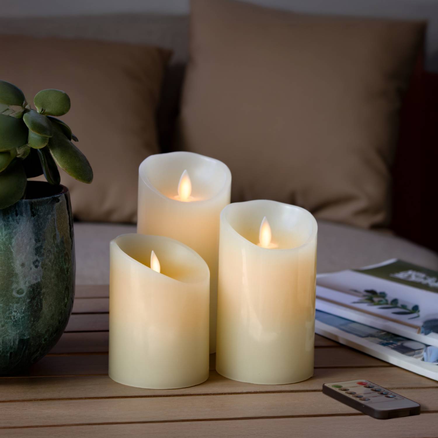 Lot de 3 bougies à LED 10, 12,5 et 15 cm en cire avec télécommande, flamme vacillante - Vivezen - Imagen 4
