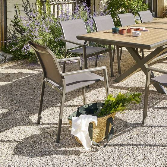 Hesperide - Fauteuil de jardin empilable "Essentia" wengé & praline en aluminium traité en epoxy Hespéride - Image 3