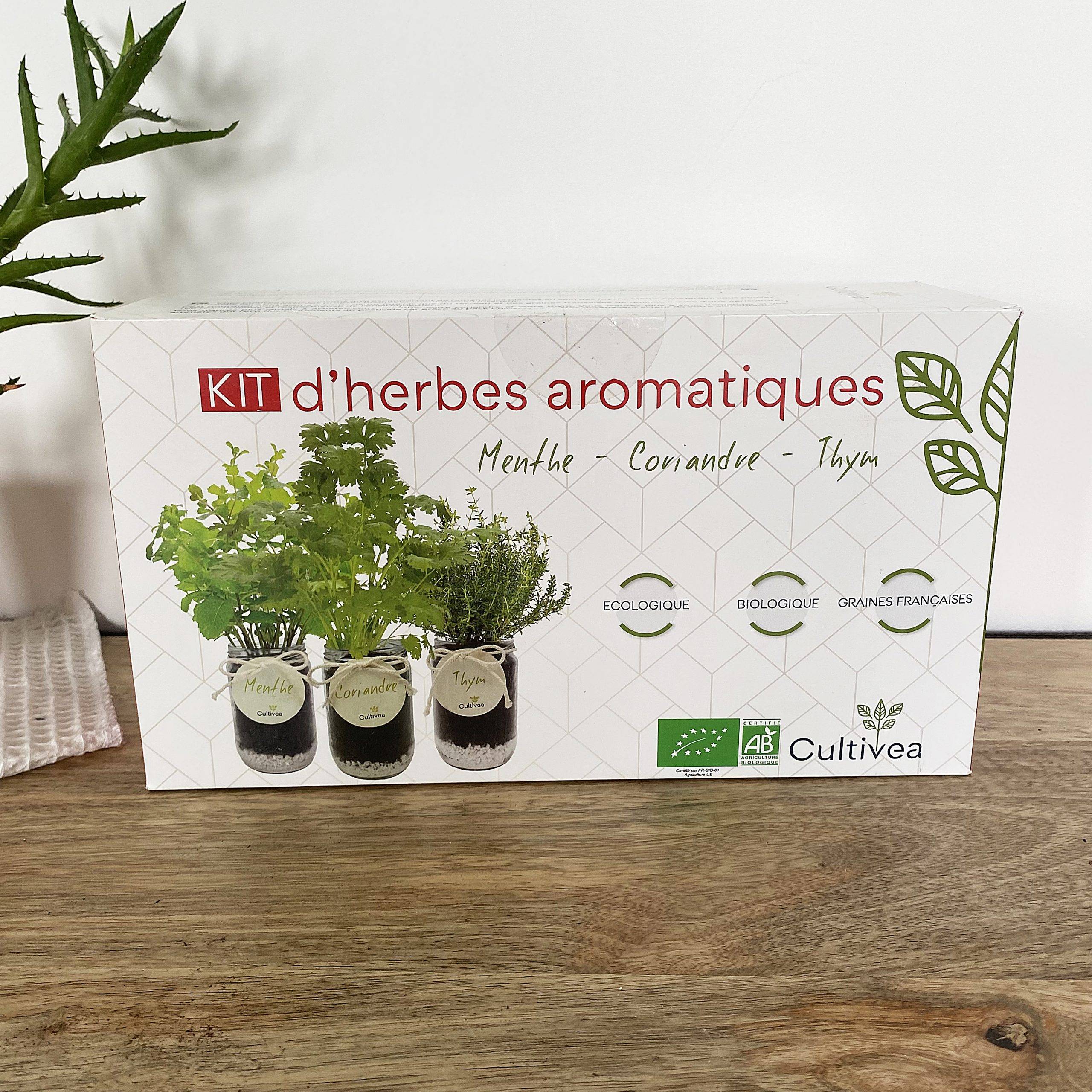 Kit Prêt à Pousser d’Herbes Aromatiques -  Jardin Potager d’intérieur (Menthe, Coriandre, Thym) - CULTIVEA® - Image 4