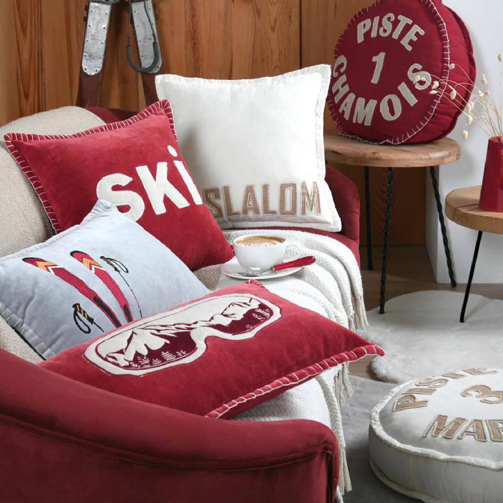 Lovely Casa - Coussin carré "SKI" en velours - LOVELY CASA - Coton - Rouge - Imagen 2