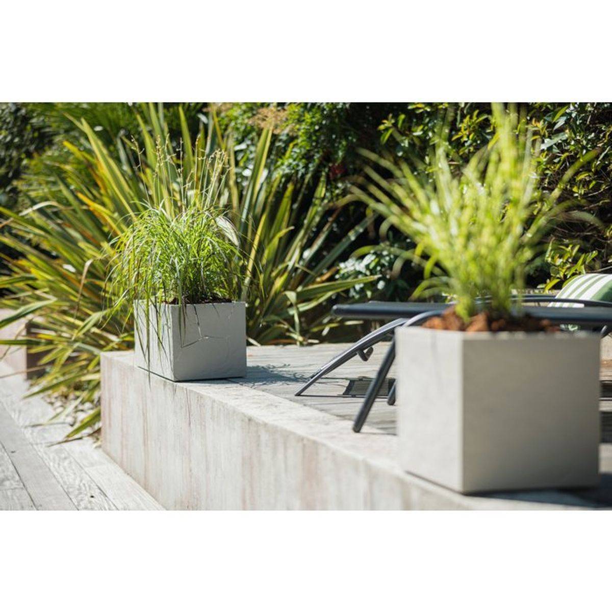 Eda - Jardinière rectangulaire Volcania Up effet pierre 57 L - Beige calcaire - Eda - Image 9