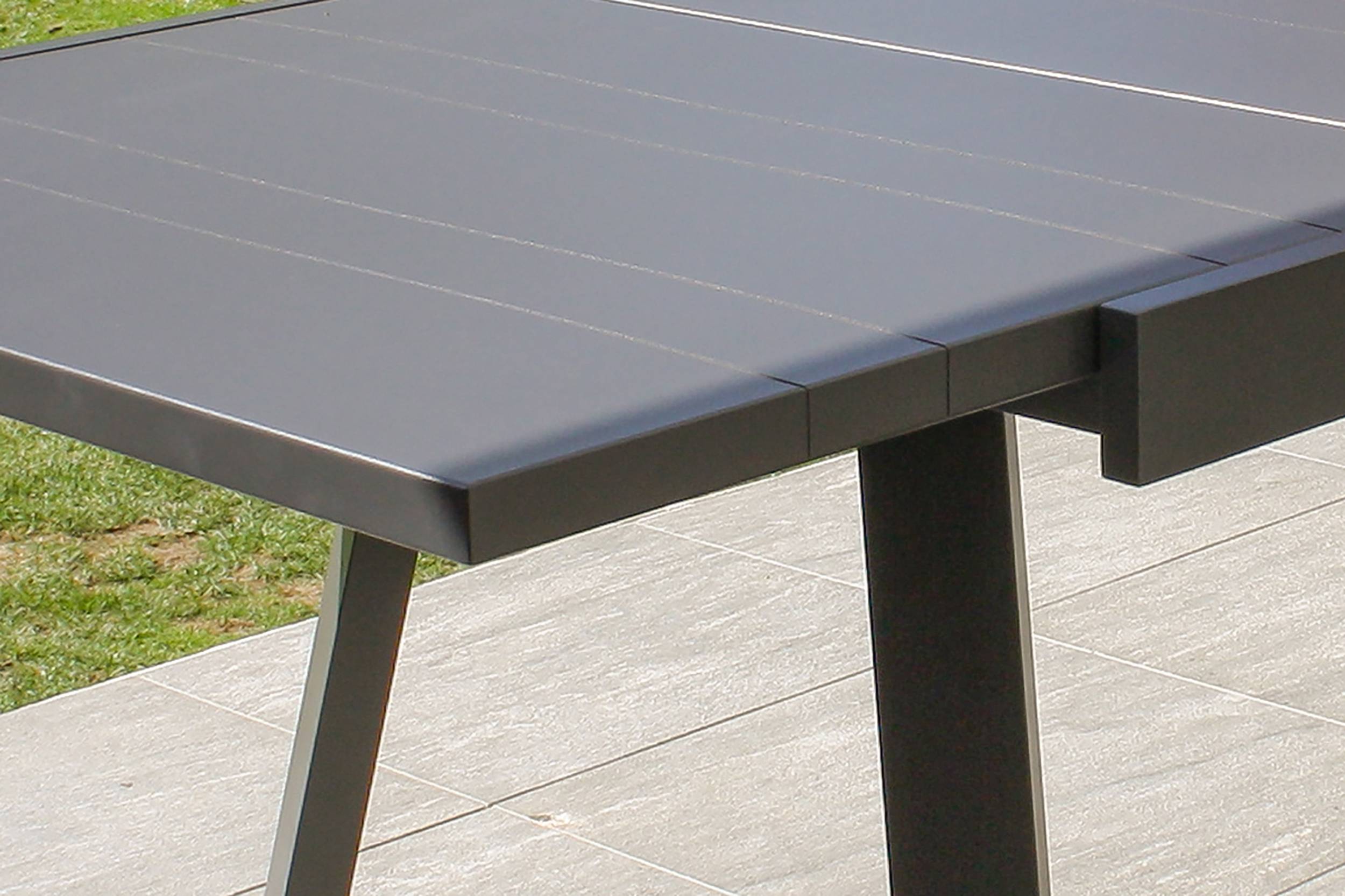 Dcb Garden - Table de jardin 12 places en aluminium - Gris anthracite - STOCKHOLM - Image 4