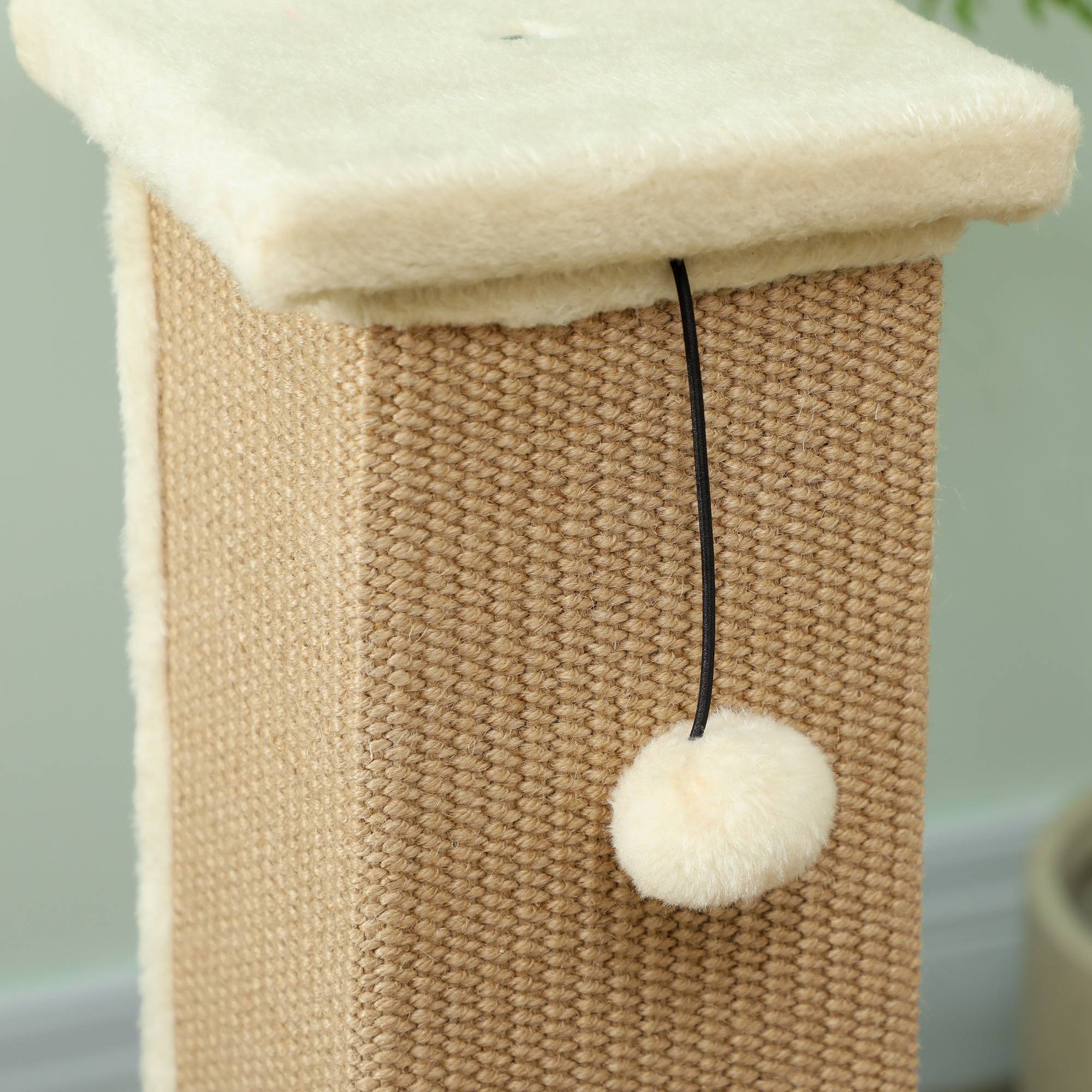 ComfortXL - Poteau griffoir pour chat en sisal et peluche beige 41 x 41 x 81 cm avec balle suspendue et base stable - Image 9
