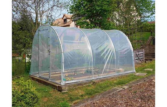 Serre tunnel de jardin - 18m² - 3 x 6 m - pieds arrondis - polyéthylène haute densité - 2 portes pivotantes - LES SERRES TONNEAU - Image 2