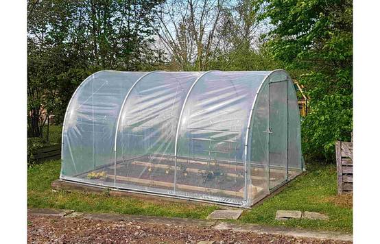 Serre tunnel de jardin - 18m² - 3 x 6 m - pieds arrondis - polyéthylène haute densité - 2 portes pivotantes - LES SERRES TONNEAU - Image 5