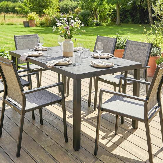 Table de jardin rectangulaire acier et bois composite pour 6 personnes 140cm gris - ComfortXL Outdoor Living - Image 10