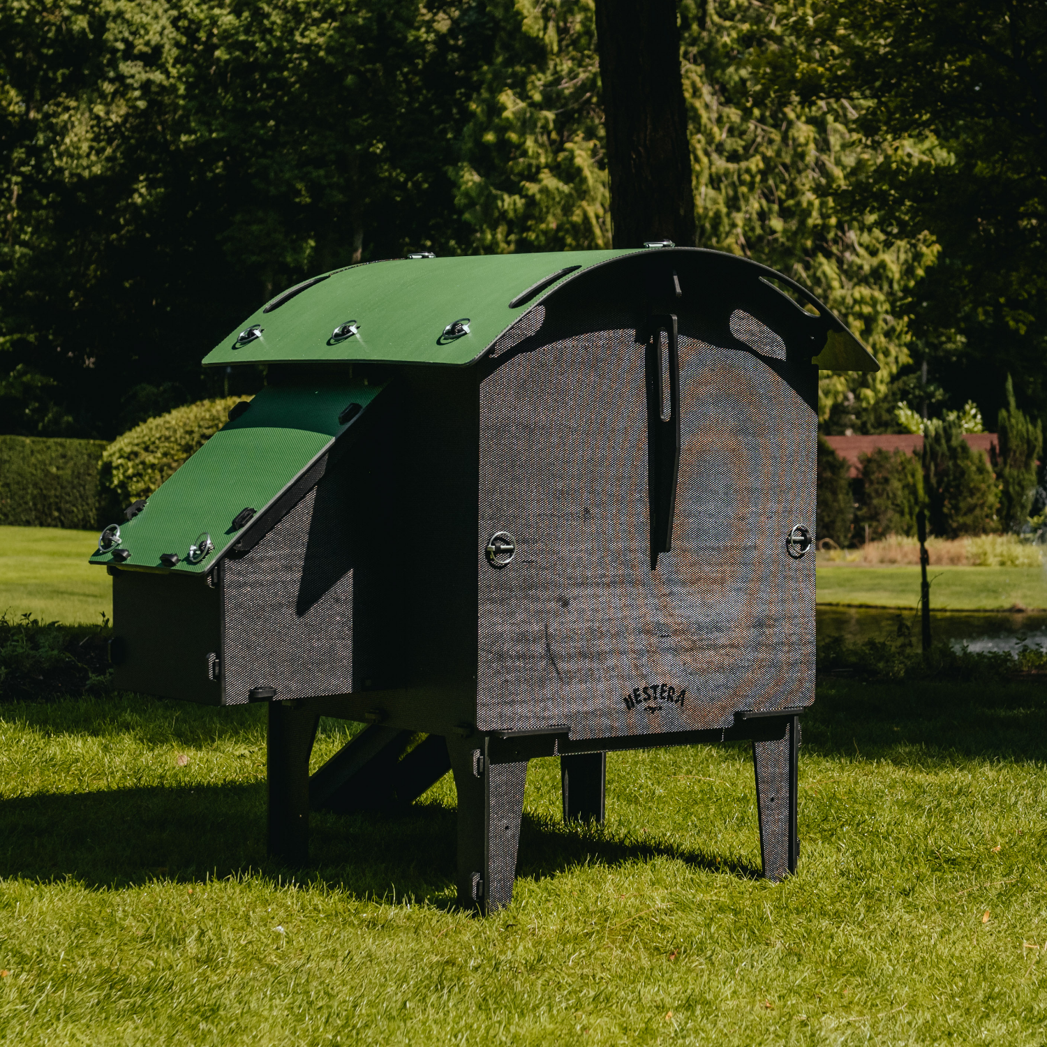 Poulailler sur pieds Nestera The Lodge – 3 poules – plastique recyclé anti poux rouges – garanti 25 ans - Image 3