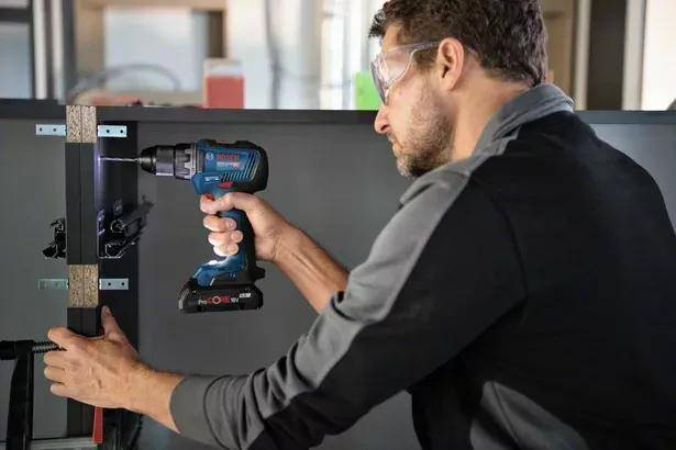 Bosch Professional - Perceuse-visseuse 18V GSR 18V-55 Professional + 2 batteries 4Ah + chargeur + coffret L-BOXX - BOSCH - 06019H5200 - Imagen 4
