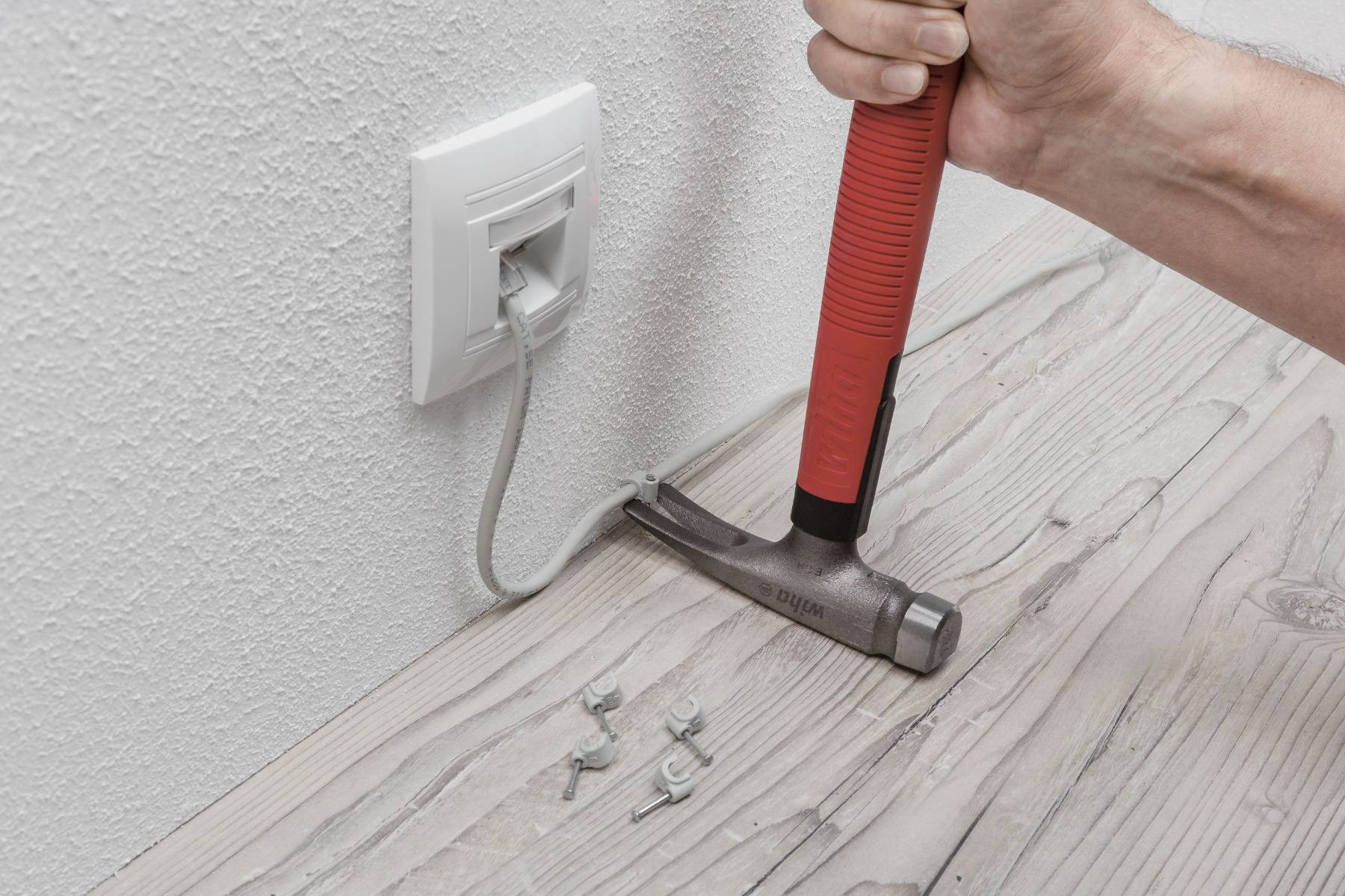 Marteau d'électricien avec tête de marteau 300 g - WIHA - 42071 - Imagen 2
