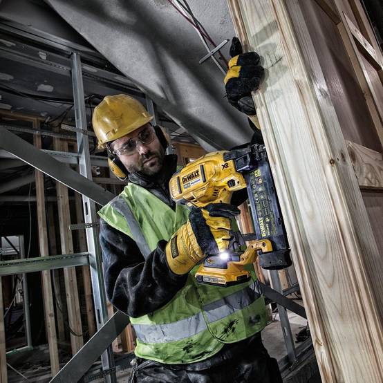 Cloueur de finition 18V - DEWALT - 2 batteries 18V 2.0Ah + chargeur + coffret - DCN680D2 - Image 9