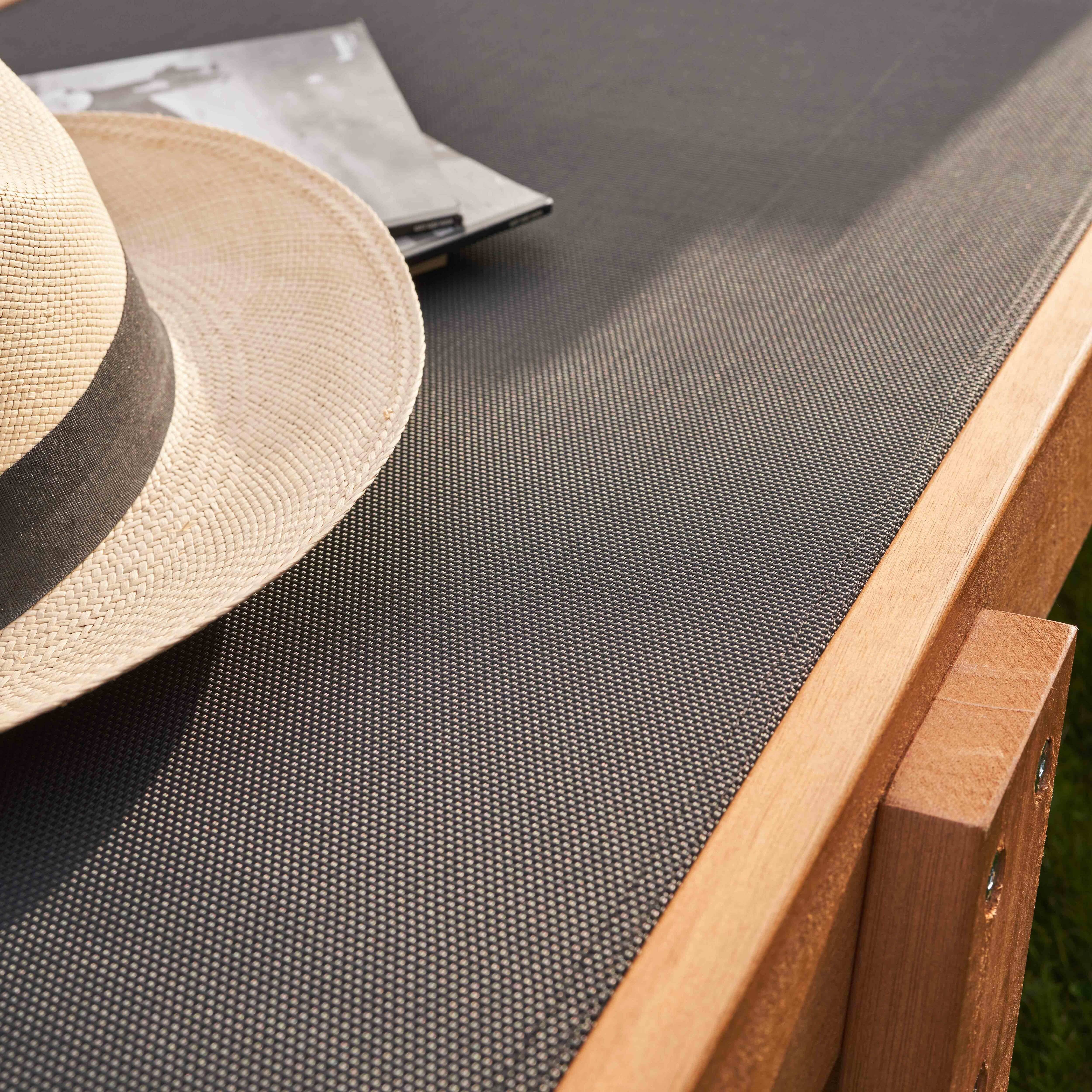 Oviala - Lot de 2 bains de soleil avec coussin et tablette en bois noir Goa - Oviala - Imagen 4