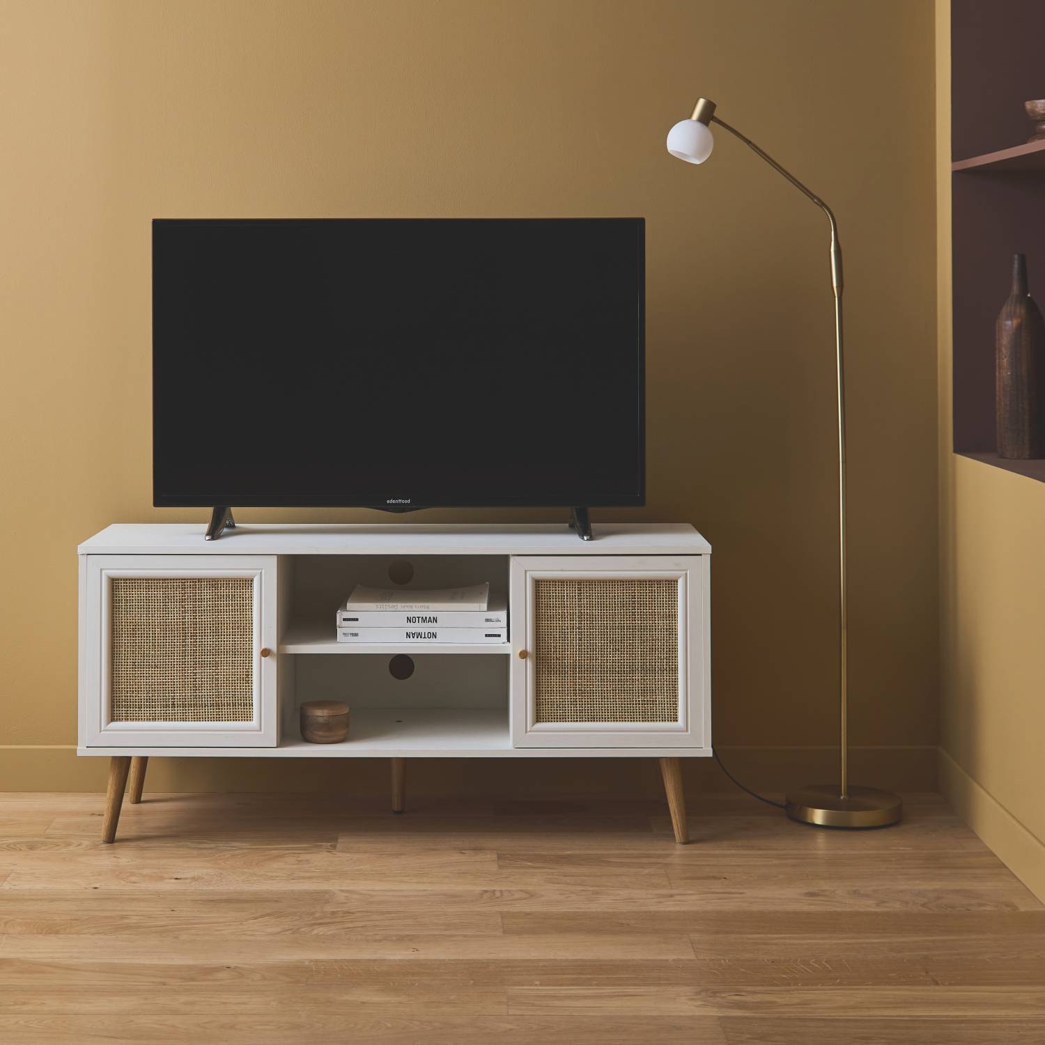 sweeek - Meuble TV en cannage 120x39x56.5cm - Bohème - Blanc. 2 niveaux. 2 étagères. 2 portes. pieds scandinaves | sweeek - Image 1