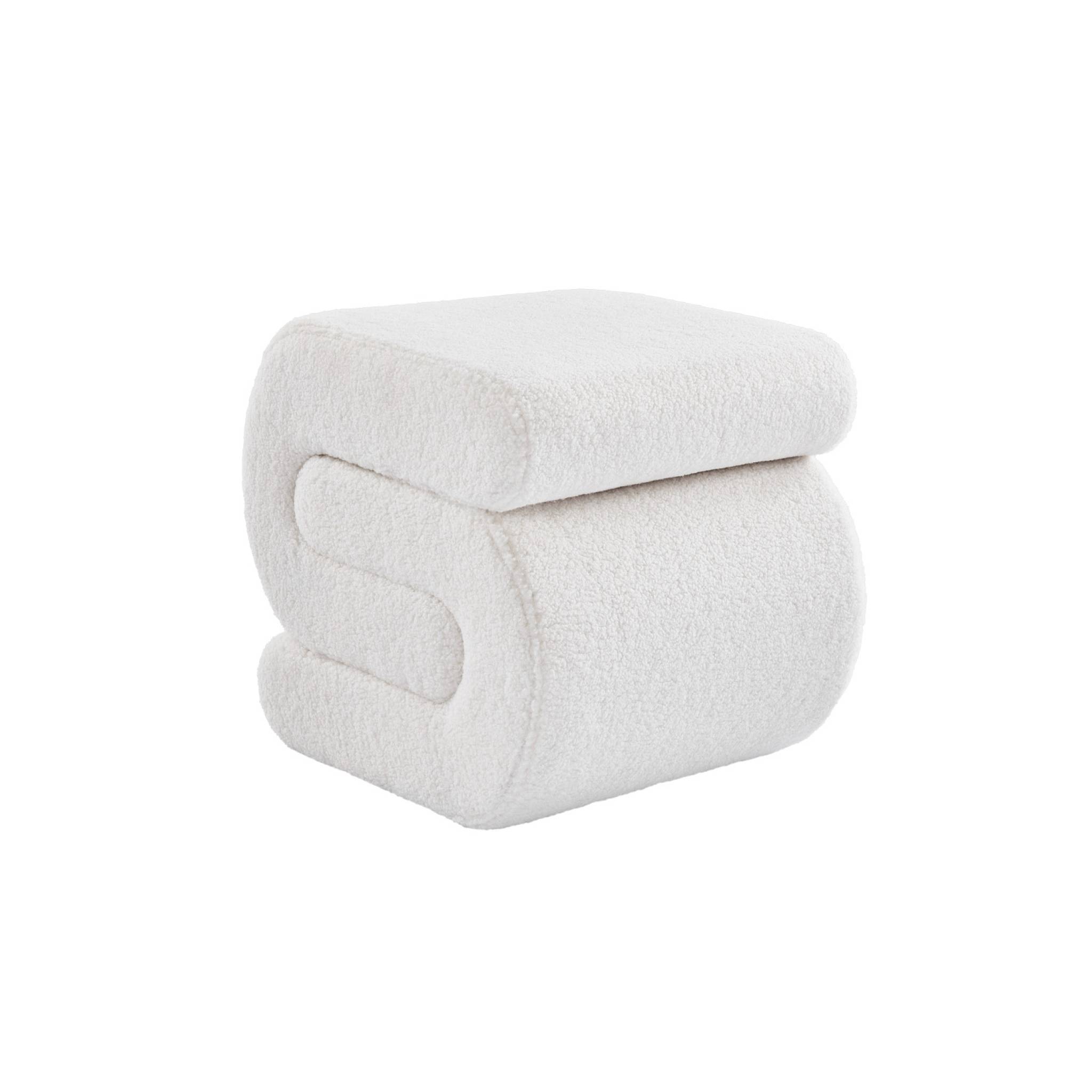 sweeek - Tabouret / pouf design revêtement bouclette blanc 1 place L 43 x P 47 x H 45cm - Sasha | sweeek - Image 2