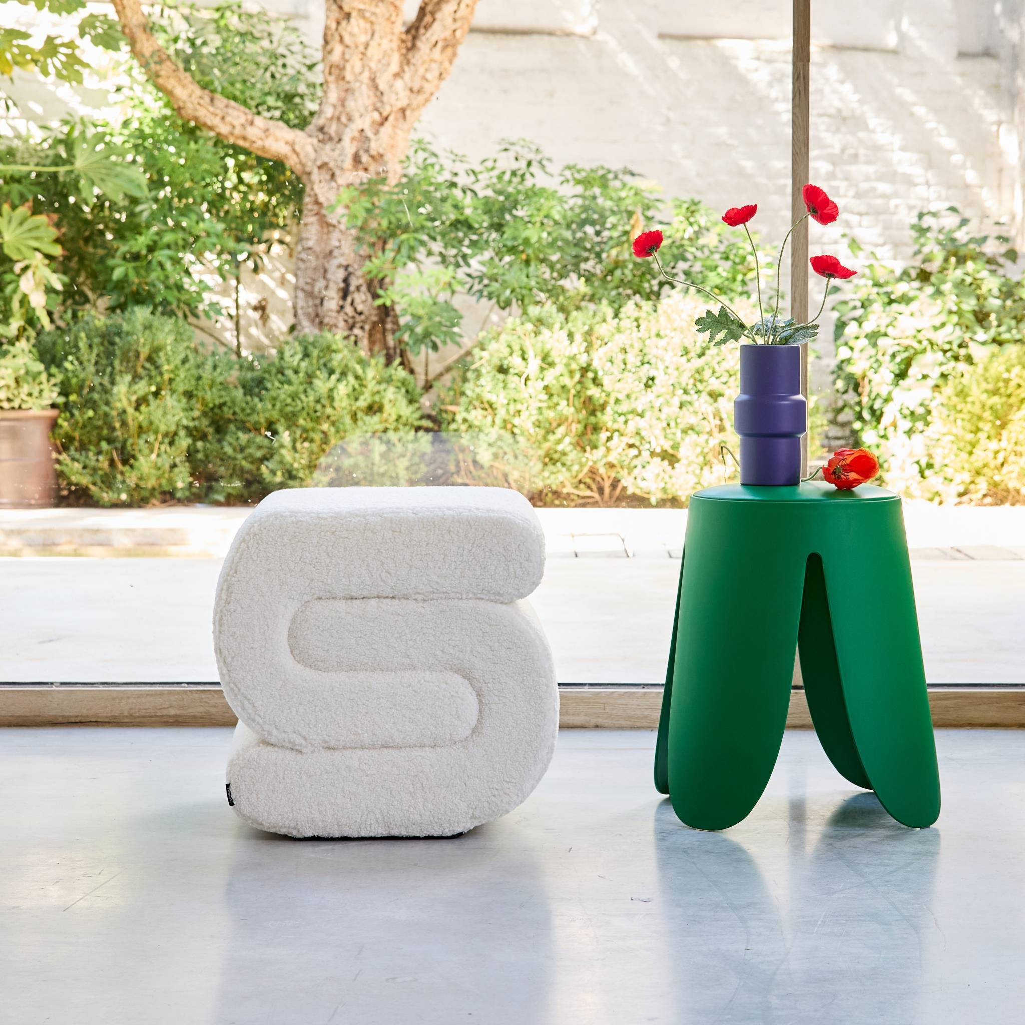 sweeek - Tabouret / pouf design revêtement bouclette blanc 1 place L 43 x P 47 x H 45cm - Sasha | sweeek - Image 3