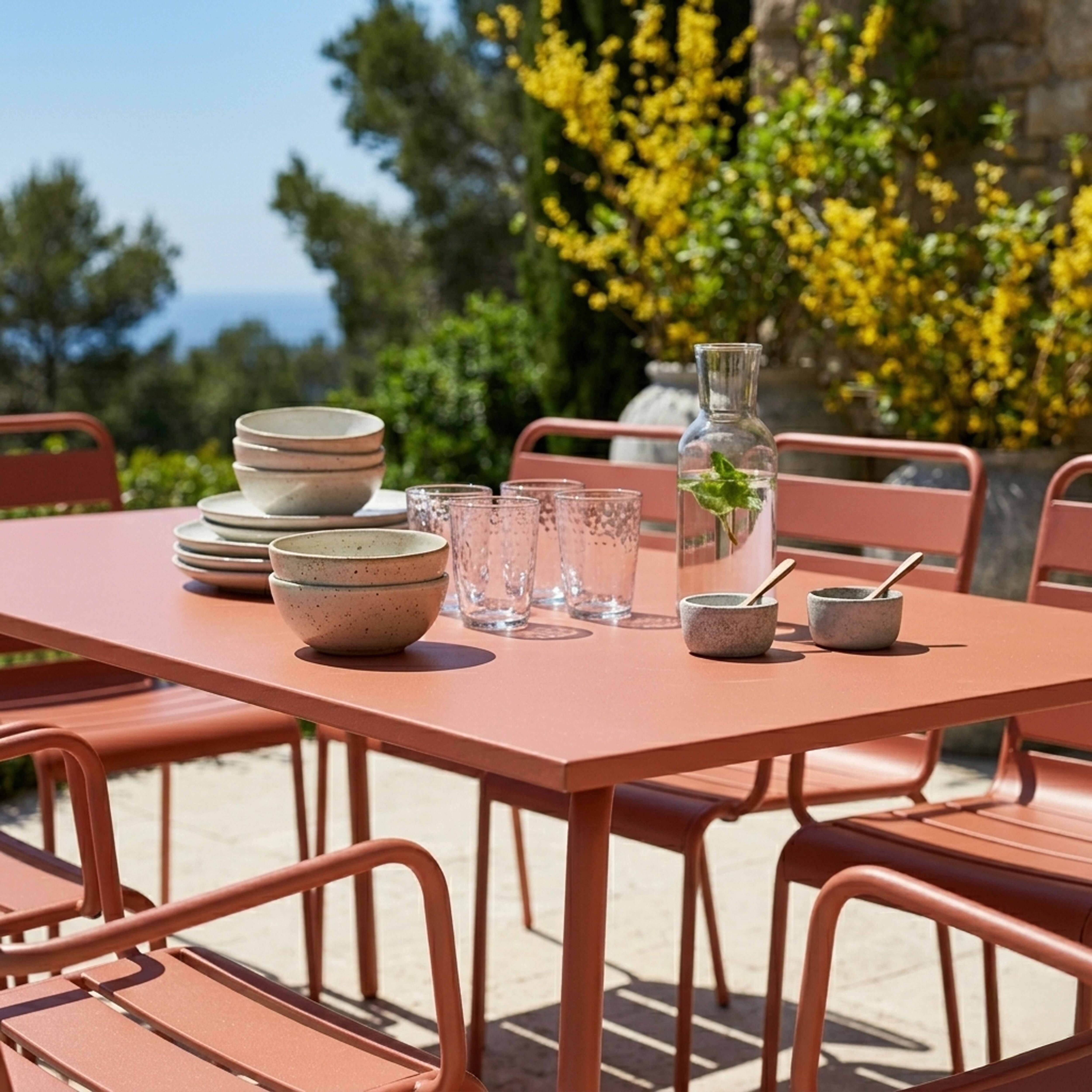 Oviala - Ensemble table de jardin et 8 fauteuils en métal argile Palavas - Oviala - Imagen 4
