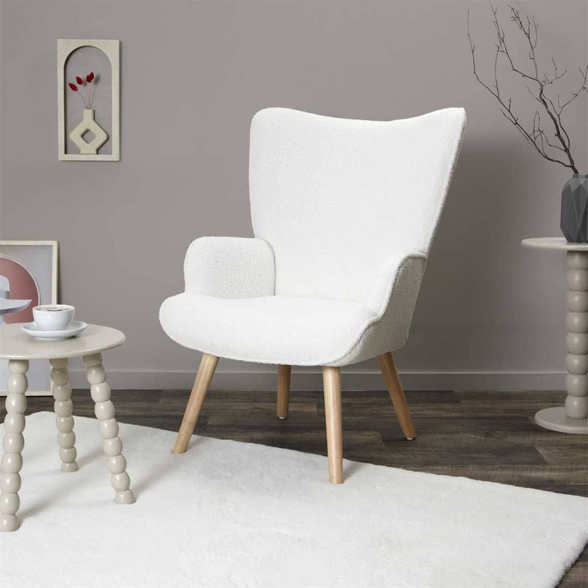 ALTOBUY - Fauteuil de salon en tissu bouclette blanc pieds en bois d'hévéa - REGINA - Image 2