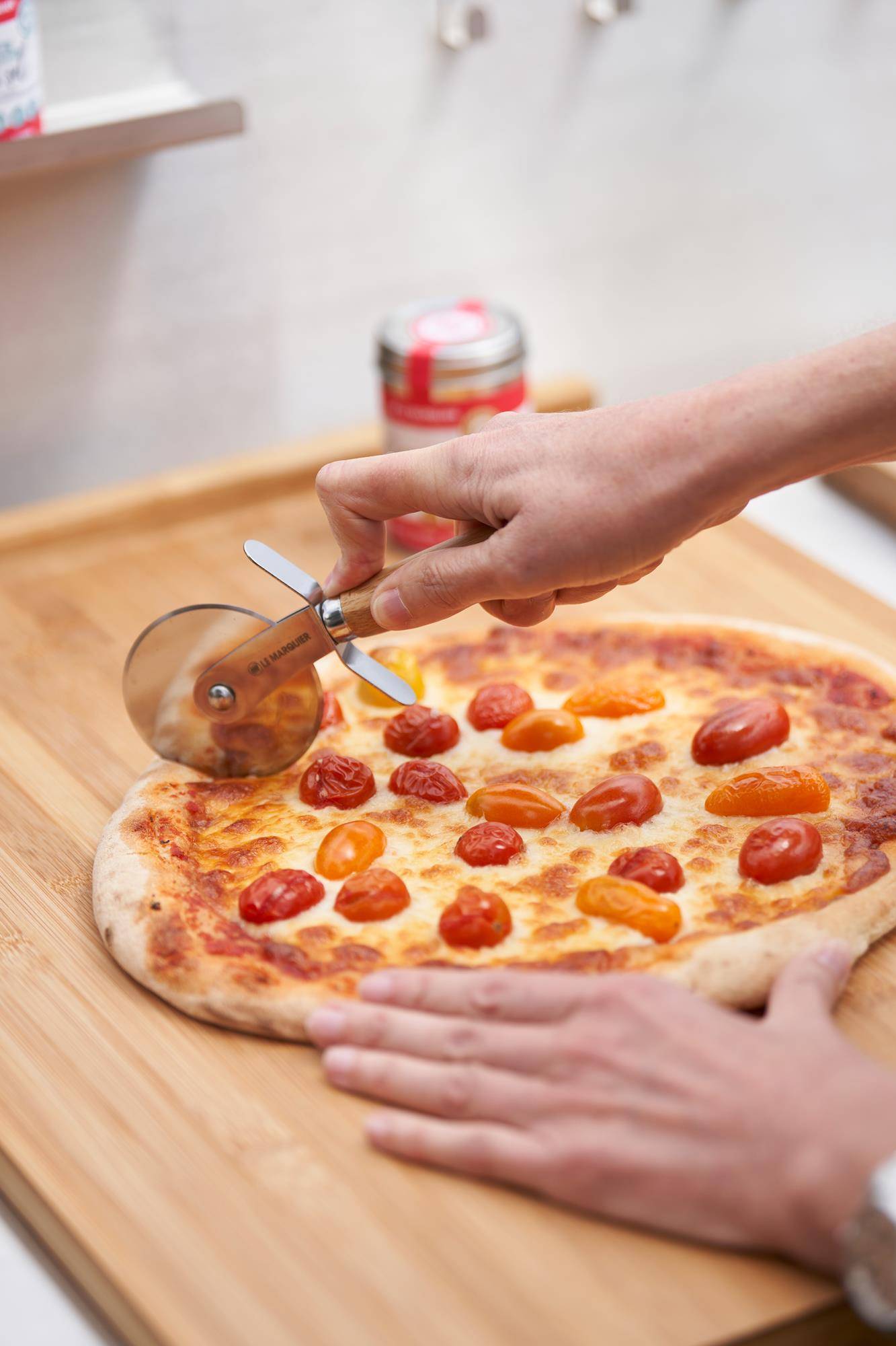 Le Marquier - Roulette à Pizza Le Marquier Api003 Marron Et Inox - Imagen 2