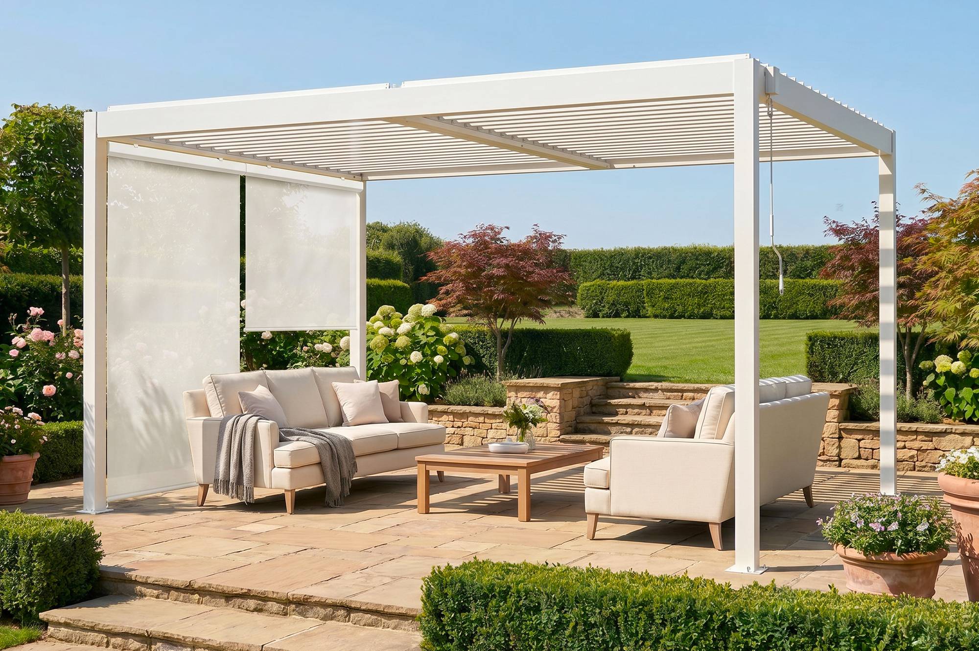 CAZEBOO - Pergola bioclimatique autoportée PIANA 4x3m aluminium blanc avec stores rétractables côté 3m - Image 1