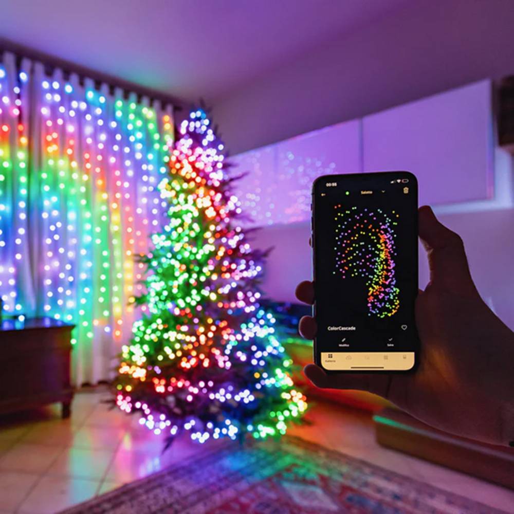 Strings – Guirlande Lumineuse à LED Contrôlée par Application avec 100 LED RVB. 8 Mètres. Fil Noir. Intérieur et Extérieur - Imagen 1