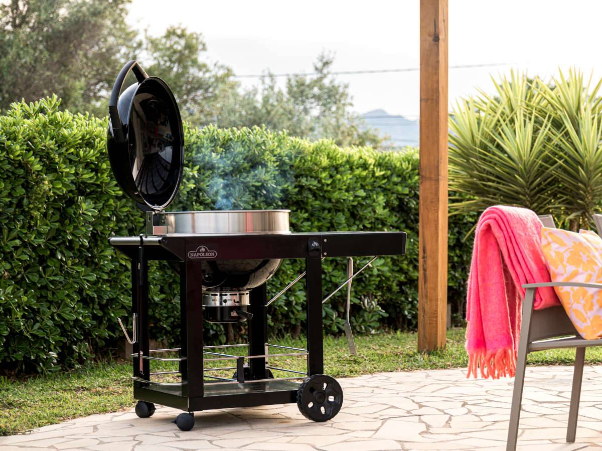 Napoleon - Barbecue à charbon Kettle Pro 57 cm sur chariot + Lot de 2 paniers à charbon - Napoleon - Image 3