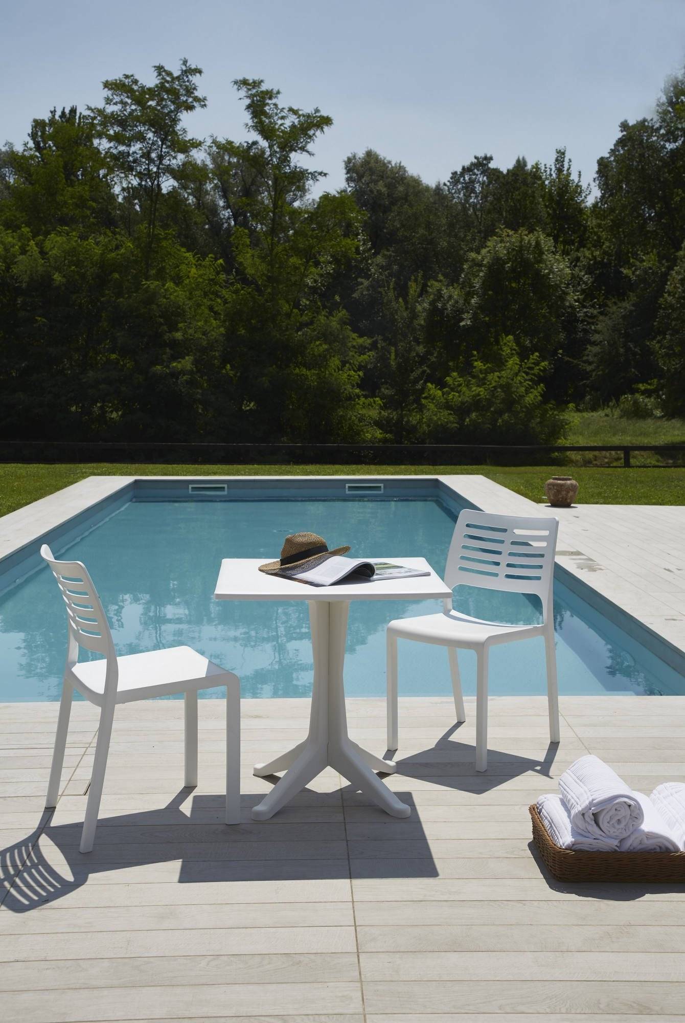 Dmora - Table d'extérieur Dmondel, Étagère carrée fixe, Table de jardin polyvalente, 100% Made in Italy, 70x70h72 cm, Blanc - Dmora - Imagen 5