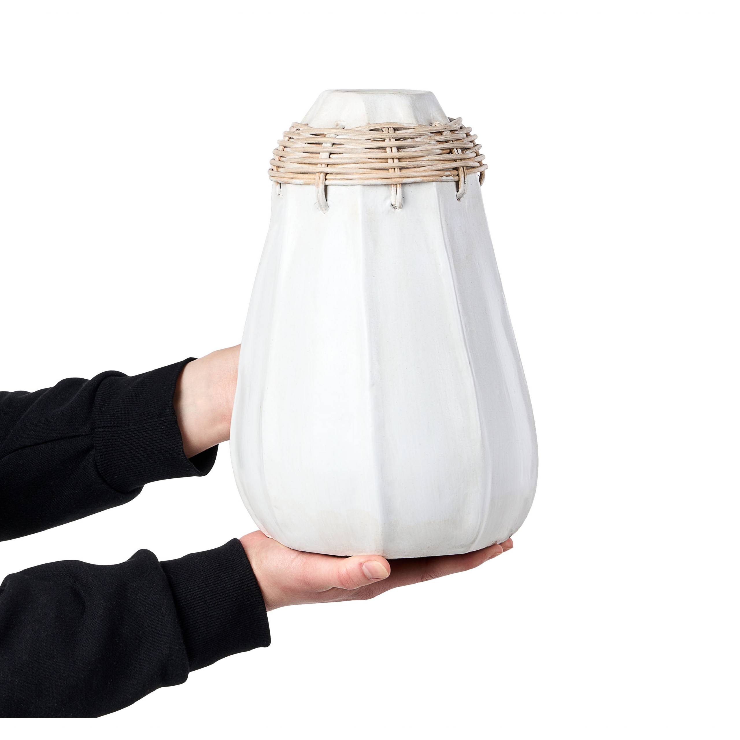 Beliani - Vase décoratif Terre cuite Blanc KAMPAR - 17x17x30- Beliani - Image 4
