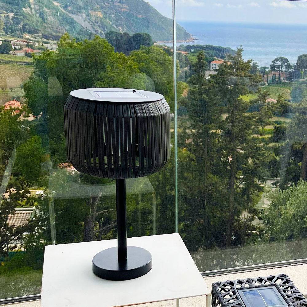 Lumisky - Lampe de table solaire TRAILY Gris Poly rotin H47cm - Imagen 3