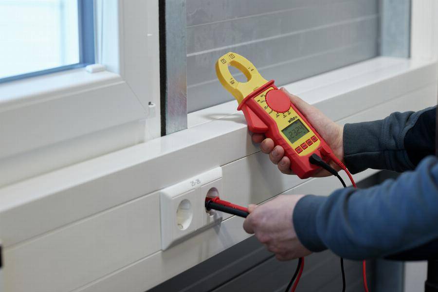 Pince ampèremétrique WIHA jusqu'à 1000 V AC Cat. IV + 2 piles AAA incluses - 45219 - Imagen 4