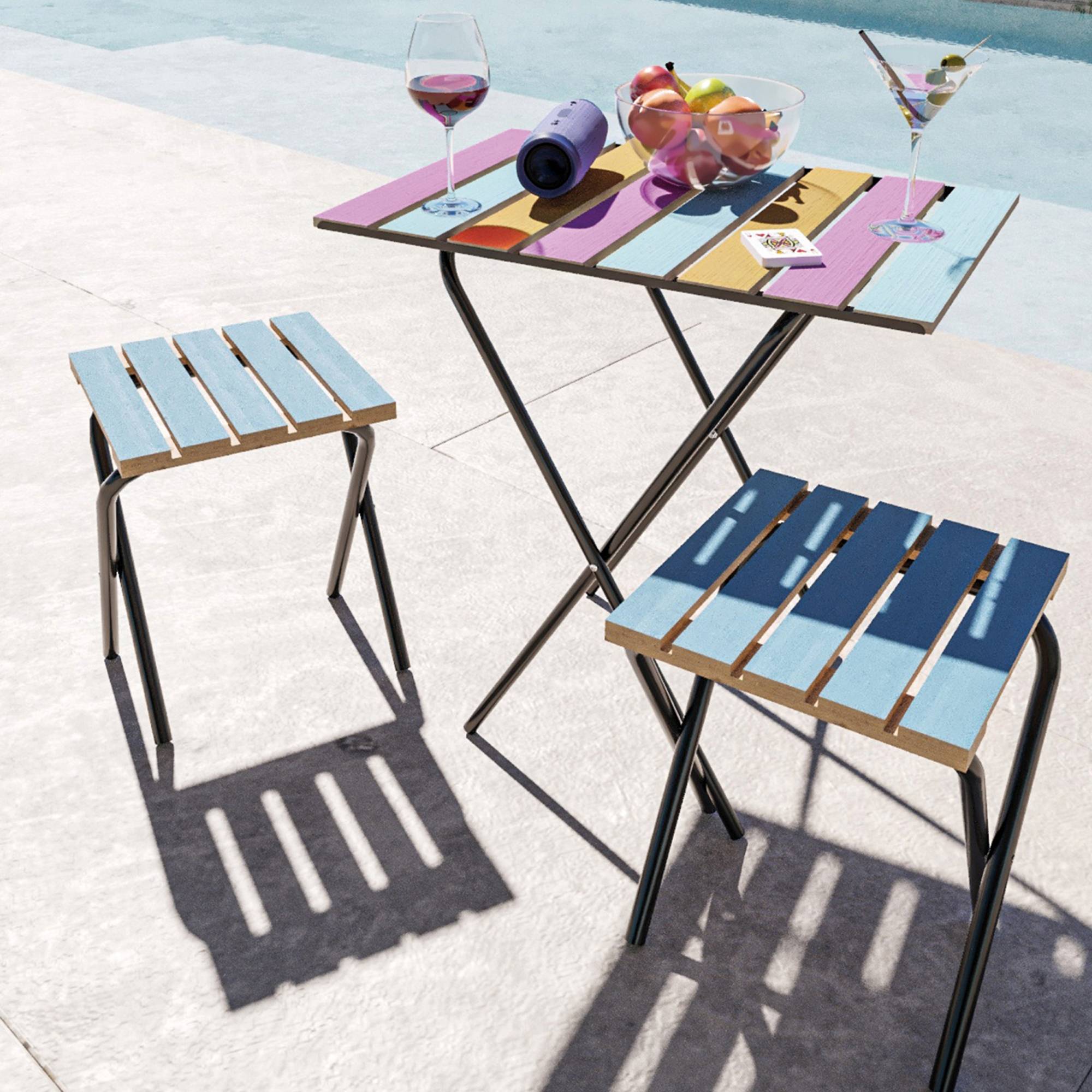 Casa.Pro - Set de bistrot Pieksämäki avec table et 2 tabourets pliantes métal bois de pin noir multicolore bleu [en.casa] - Imagen 3