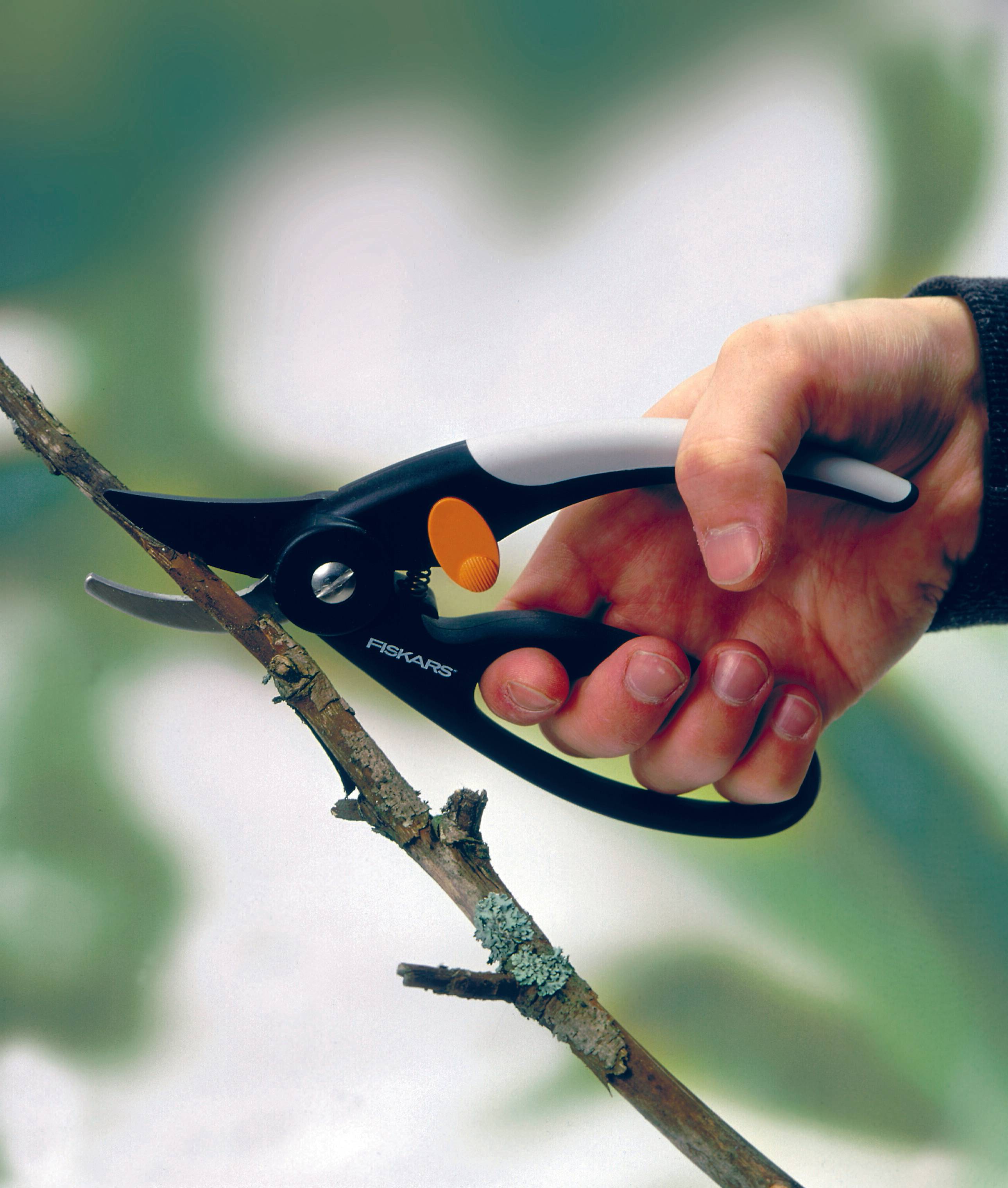 Fiskars - Fiskars - Sécateur Elégance P44 à lame franche Ø 20 mm - Imagen 2