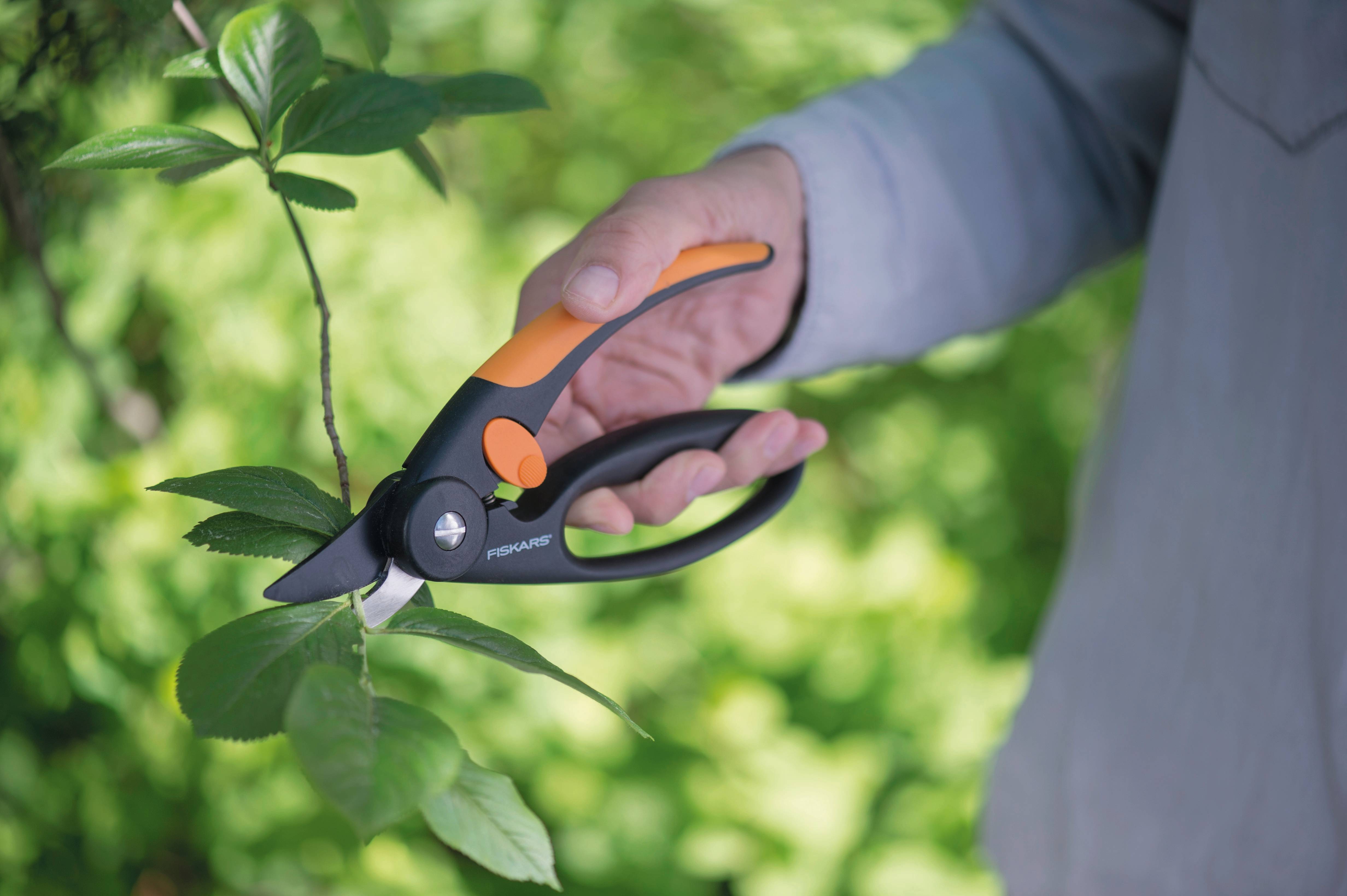 Fiskars - Fiskars - Sécateur Elégance P44 à lame franche Ø 20 mm - Imagen 3