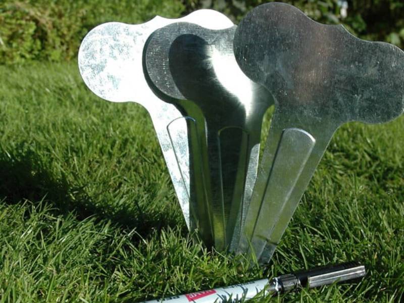 Lot de 6 marqueurs de plantes zinc gris L 10,5 cm H 19,3 cm - ESSCHERT DESIGN