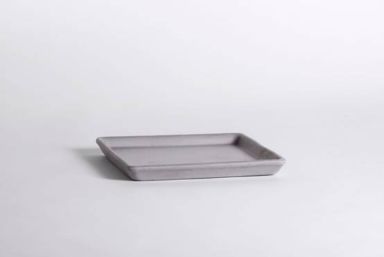 Goicoechea - Soucoupe carrée Terre Cuite Grise – GOICOECHEA - Image 1