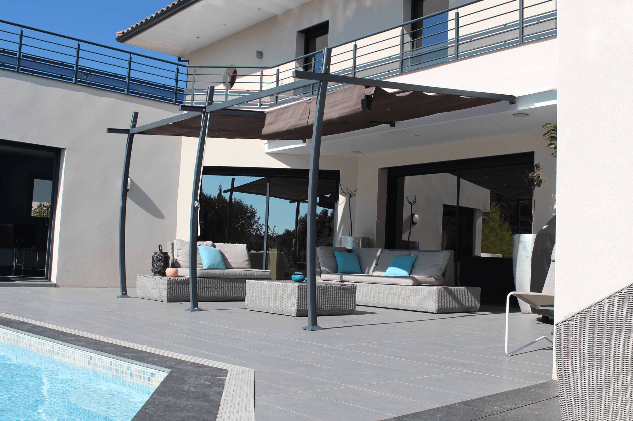 Couleurs du monde - Pergola Solea adossée en aluminium Gris L.4 x l.3,35 m