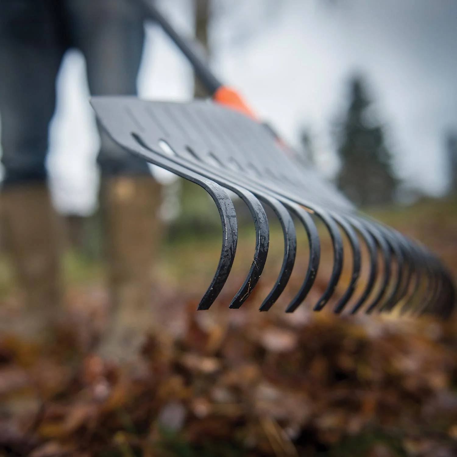 Fiskars - Fiskars - Balai à gazon L Solid™ 25 dents largeur 52cm - Imagen 8