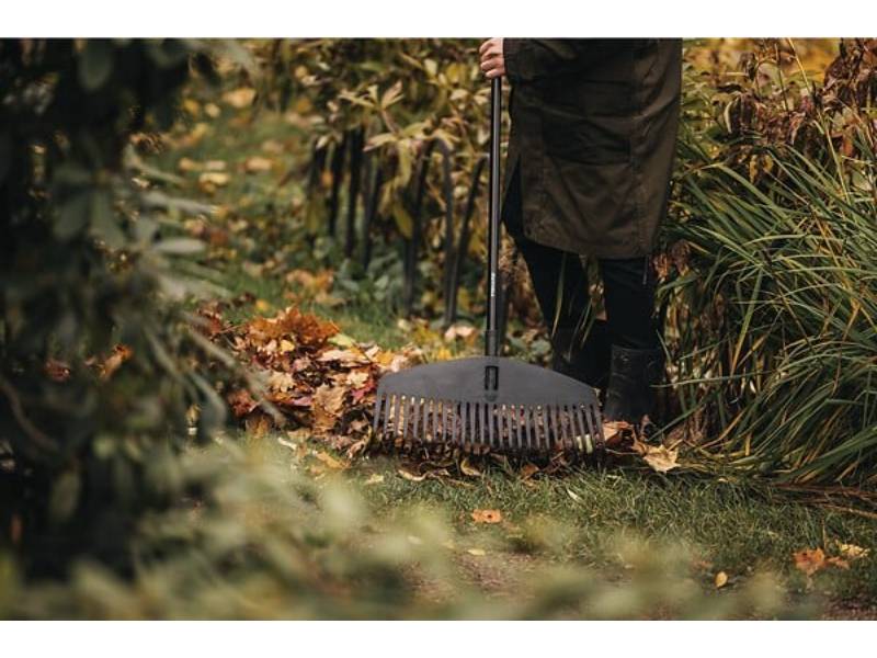 Fiskars - Fiskars - Balai à gazon L Solid™ 25 dents largeur 52cm - Imagen 11