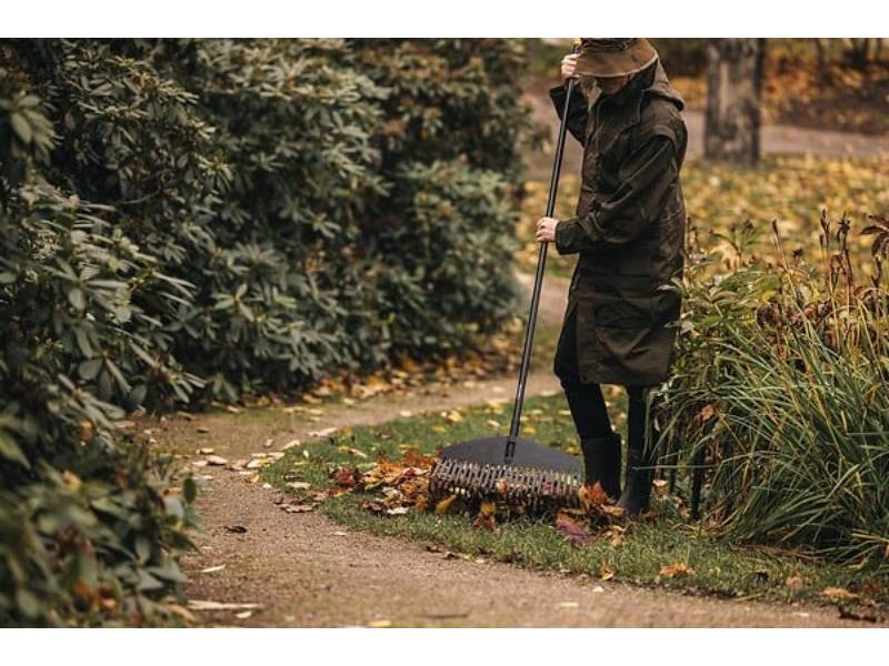 Fiskars - Fiskars - Balai à gazon L Solid™ 25 dents largeur 52cm - Imagen 4